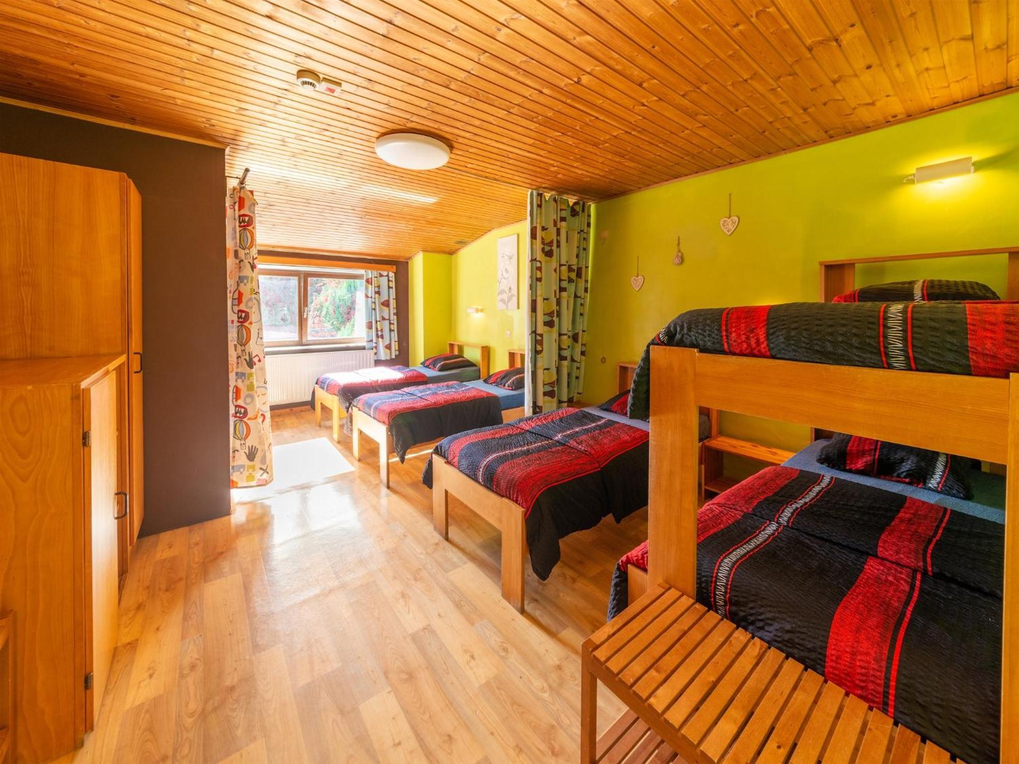 Wonderful Holiday Home In Montleban With Sauna Buitenkant foto