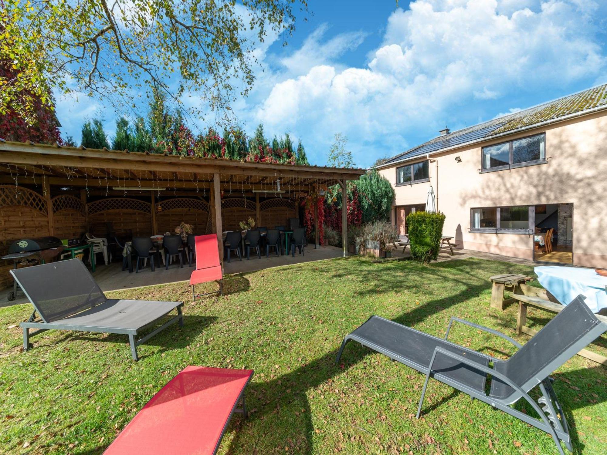 Wonderful Holiday Home In Montleban With Sauna Buitenkant foto