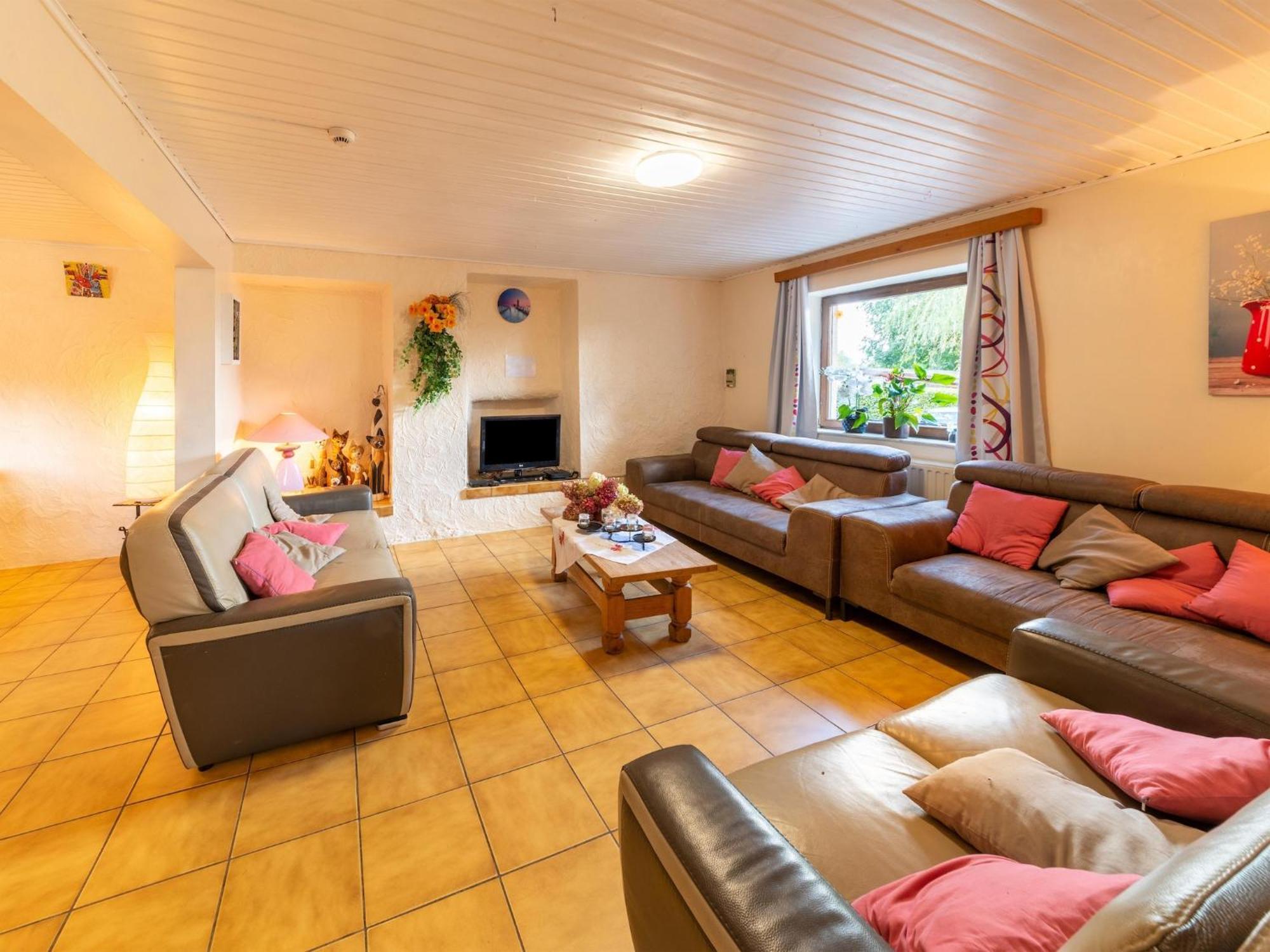 Wonderful Holiday Home In Montleban With Sauna Buitenkant foto