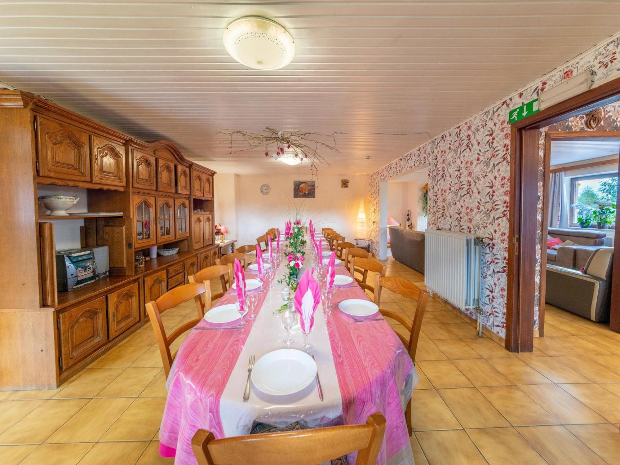 Wonderful Holiday Home In Montleban With Sauna Buitenkant foto