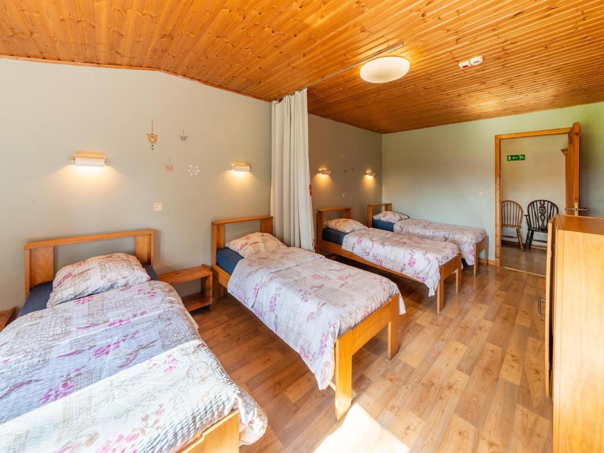 Wonderful Holiday Home In Montleban With Sauna Buitenkant foto